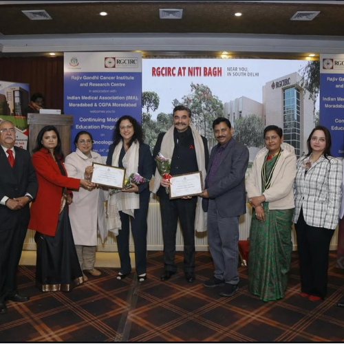 Lifetime Achievement Award presented to Dr. Leena Mehrotra